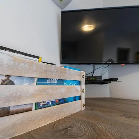 Aperanto Galazio * Archangelos (Rhodes)