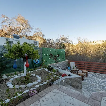 Aperanto Galazio * Archangelos (Rhodes)