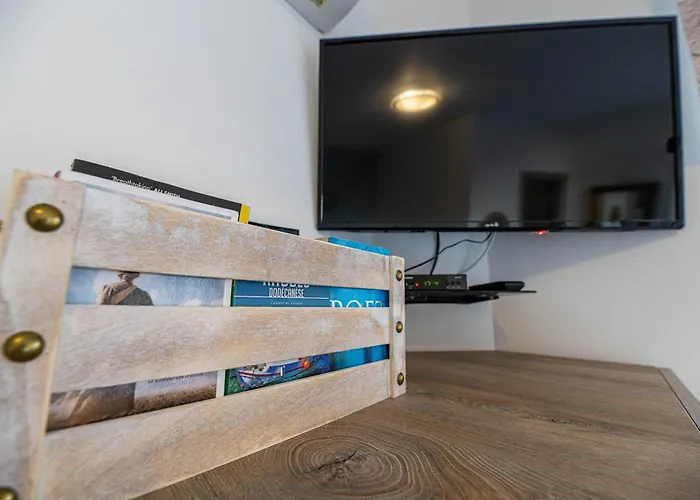 Aperanto Galazio * Archangelos (Rhodes)