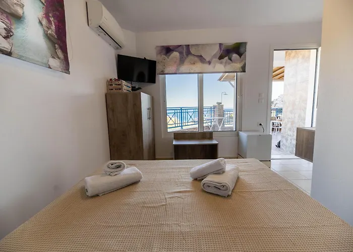 Aperanto Galazio * Archangelos (Rhodes)